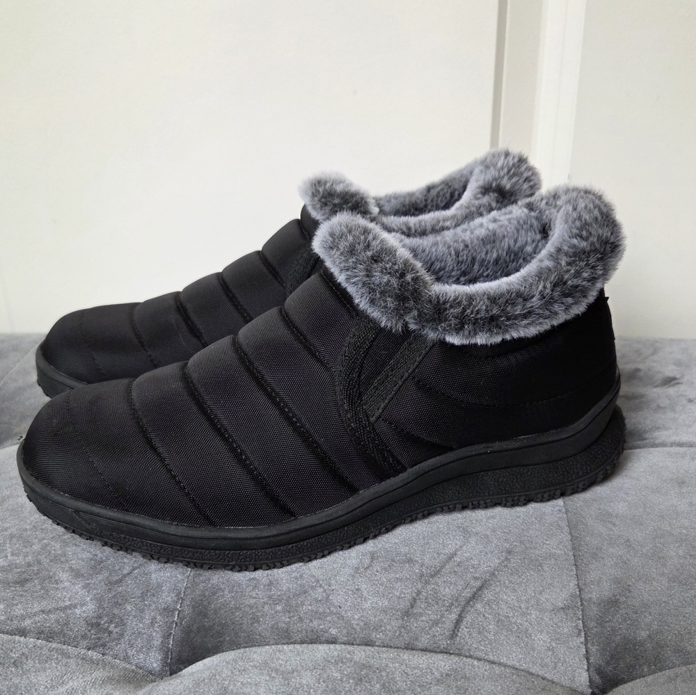 Minnetonka Women's Timpson Twin Gore Slip On Ankle Boots Size 7